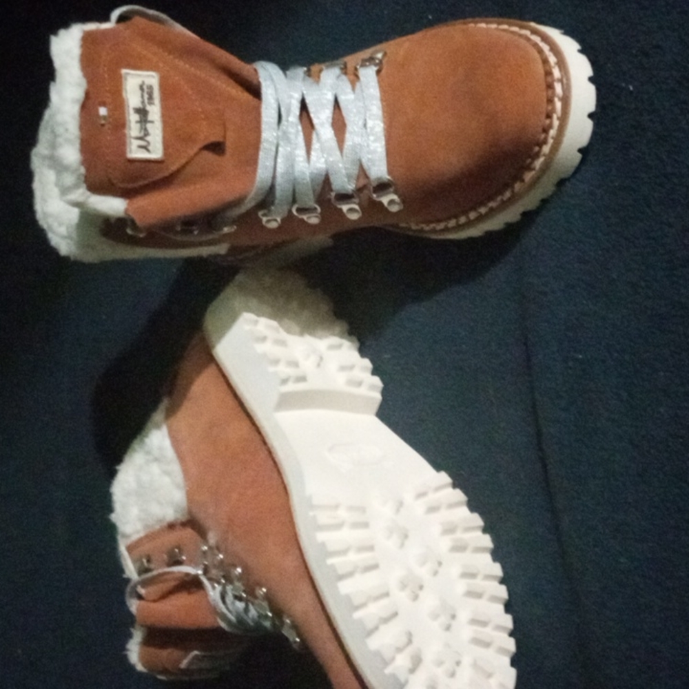 - Montelliana Boot